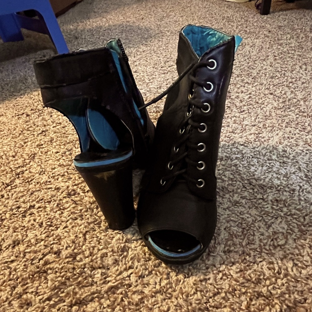 Black and Blue heels